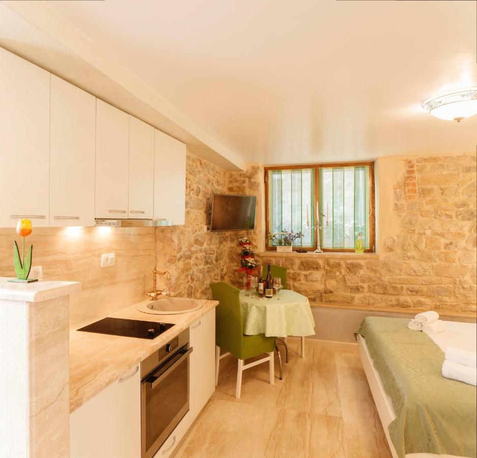 Stone House Luxury Rooms سبليت المظهر الخارجي الصورة